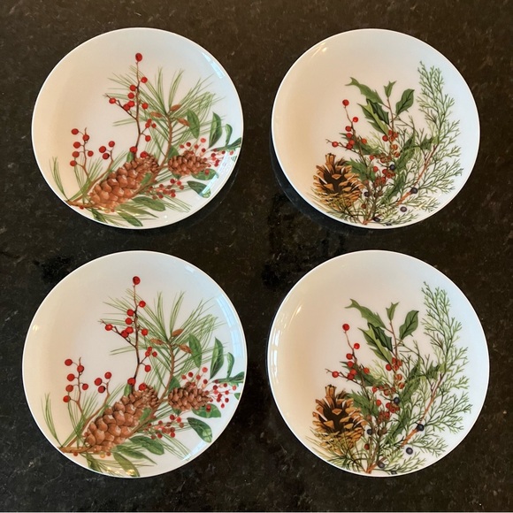 New Williams Sonoma Woodland Berry Appetizer Plates, Set of 4, Mixed Dinnerware